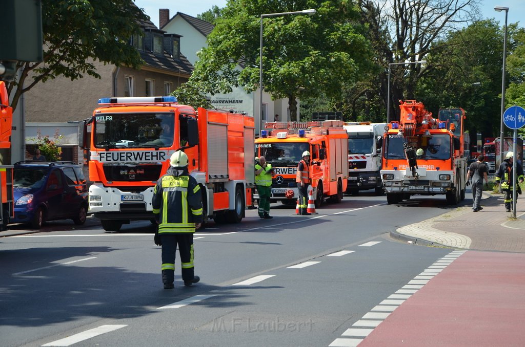 Unfall zwischen zwei KVB Bahnen Koeln Hoehenhaus Im Weidenbruch P068.JPG
